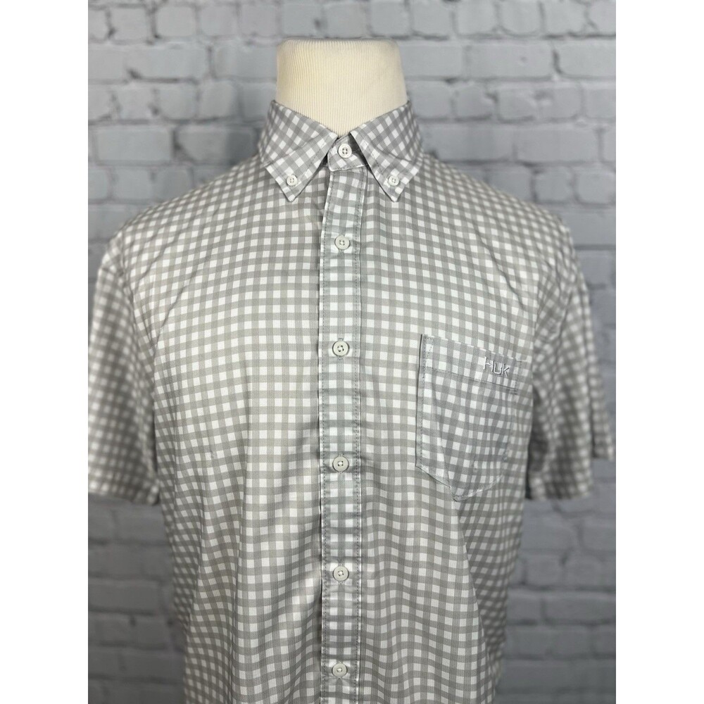 Huk Men’s M Short Sleeve Button Down Fishing Shirt 100%Polyester Vented Light